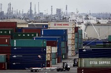 Port of Los Angeles (courtesy Bloomberg)