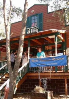 Mel's Fastener Museum was destroyed by a Southern California wildfire in 2003.