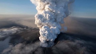 Volcanic ash from Iceland grounded flights across Europe and to the continent. (Armar Thorisson/Associated Press)
